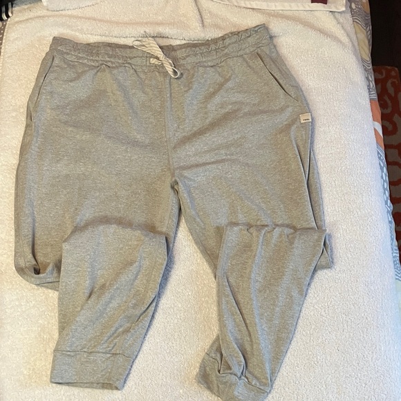 Vuori Performance joggers light gray - Picture 2 of 8